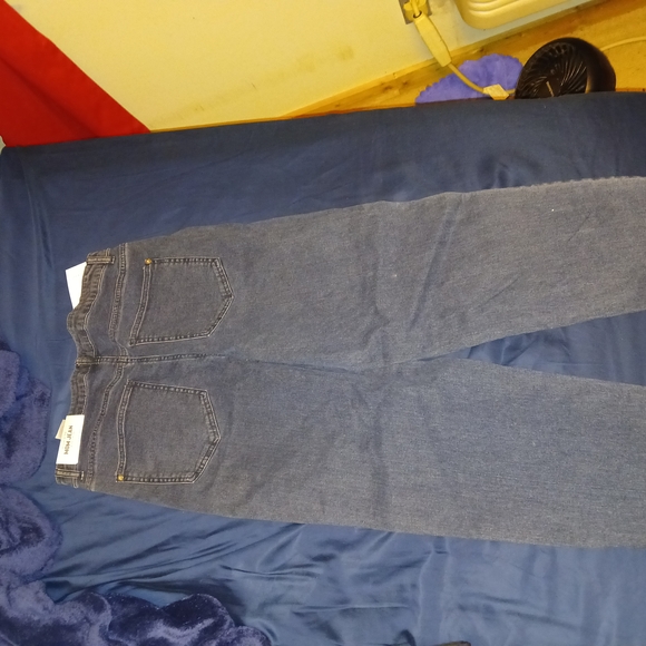 Gemma Rae High Rise Mom Jeans - Picture 4 of 5